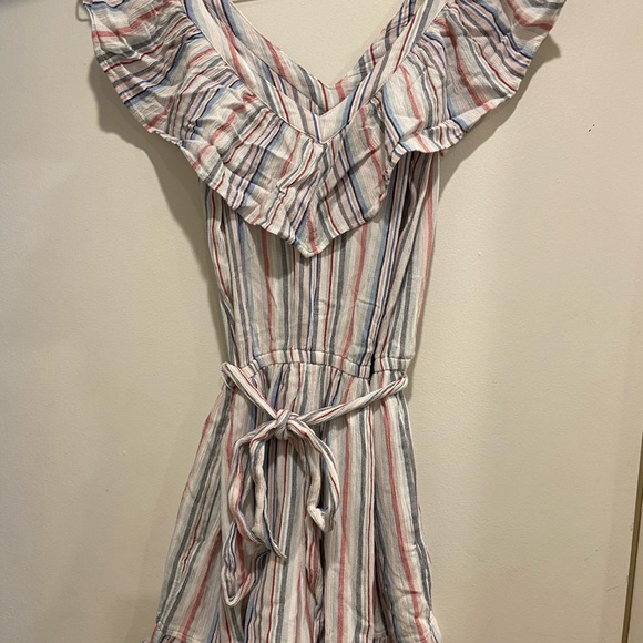 American Eagle romper. - Picture 2 of 4